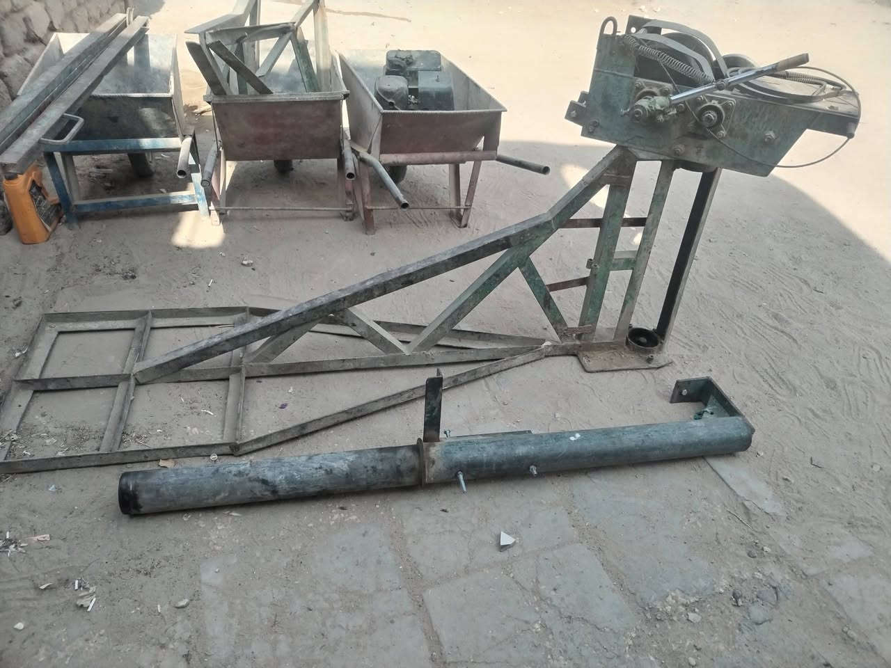 ونج للبيع
فلاوين حديد أهين
ماطور نظيف
تلث عرباين شرط التصعيد
ماكيات بالجيس
السعر 900  مكان الرميثه. *********** واتس اب
