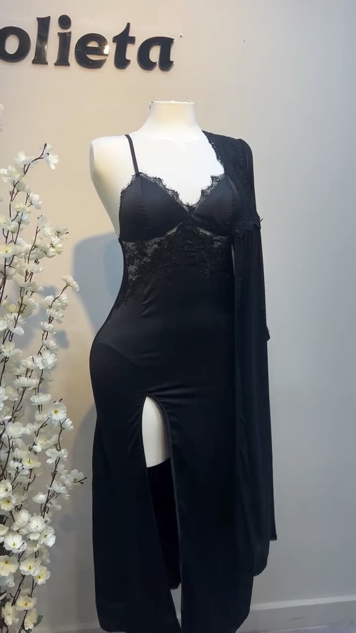 أسود • ستان حرير • دلع