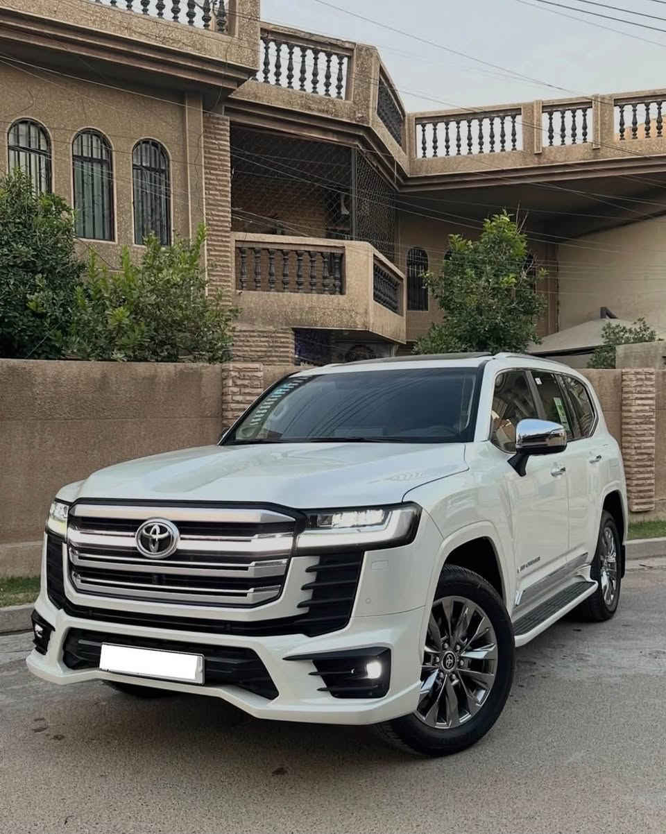لاندكروزر 2024 VX ليمتد
واحدة من أنظف سيارات اللاندكروزر، على يد صاحبها من الزيرو، وحالتها على وضع الوكالة.

المواصفات:

- موديل 2024

- فئة VX ليمتد أصلية

- فل مواصفات

- محرك V6 سعة 4.0 لتر تنفس طبيعي

- ممشى 15 ألف كم فقط

- مرقم بغداد وباسمي

- ما زالت على وضع الفابلون والوكالة

- السيارة مكفولة وعلى وضع وكالة

- حتى الهوك ما مشدود

- عدة وكتلوكات وسماعات وأرضيات وملحقات كاملة وغير مستخدمة

- دفتر من شركة ساز

- تبديل زيت فقط بشركة   بنزين محسن

التجهيزات والمواصفات:

- دفع رباعي

- رادار أمامي وخلفي

- نظام منع التصادم الأمامي

- مراقبة النقطة العمياء بالمرايا

- مرايا قلاب كهربائية

- لايت أمامي ثلاث عدسات، يصعد وينزل

- ولد بشباك بلاد أصلي

- 4 كاميرات محيطية 360 درجة

- حساسات أمامية وخلفية

- كراسي أمامية وخلفية كهربائية

- مقاعد تدفئة وتبريد

- ذاكرة مقعد السائق

- شاشة أصلية كبيرة

- شاشات خلفية أصلية مع تطبيق

- سماعات JBL

- صاج

- ثلاجة

- مودات قيادة

- شاحن لاسلكي

- تشغيل عن بعد

- نظام ترحيب

- صندوق خلفي كهربائي

- 7 مقاعد

- كراسي الصف الثالث كهربائية

- سبايدر خلفي

- شمعة خلفية

- مرايا داخلية تعتيم أوتوماتيكي

- 5 بصمات ودخول ذكي

- تشغيل بصمة

- سايد بريك بصمة

- أوتو هولد

- Apple CarPlay

- تبريد خلفي مع تحكم مناخي

- إنارة داخلية ومحيطية

- عتبات أبواب أمامية وخلفية مضيئة

- نظام إلغاء الضوضاء

- نظام تعليق هوائي

- فرامل وقوف ذاتية

- تحذير مغادرة المسار

- حساس مطر

- مواصفات وتجهيزات عديدة أخرى

السيارة معتنى بها بشكل ممتاز وحالتها قريبة جداً من الزيرو.

الموقع: بغداد، الكرخ، شهداء السيدية

الفحص مفتوح للجاد، والسيارة تفحص بأي مكان يختاره المشتري.

رقم صاحب السيارة: ***********

السعر 🟩745ورقة
