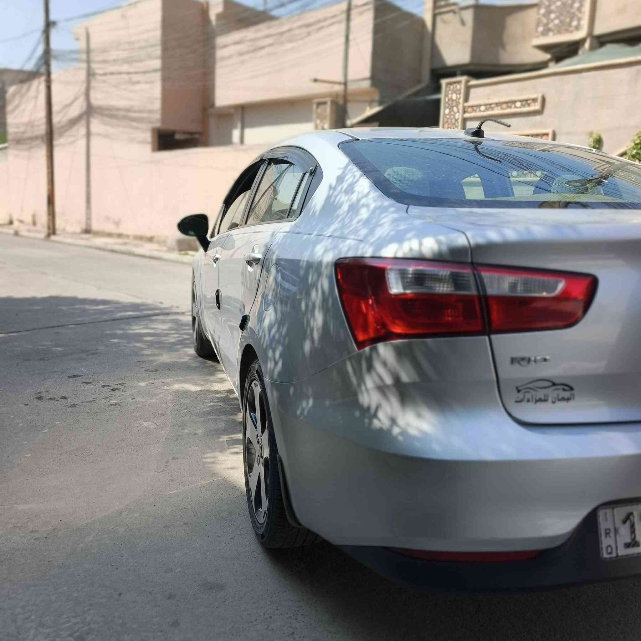 • المحرك: 1.6 GDI (اقتصادي وقوي جداً)
• الموديل: 2017
• الجير: أوتوماتيك

المواصفات والكماليّات:
• تحكم ستيرن (أزرار تحكم بالمقود)
• نظام حاجب شمس داخلي
• شاشة عرض مع كاميرا خلفية
• نظام بلوتوث (Bluetooth) وـ AUX / USB
• نظام حقن الوقود الاقتصادي (GDI)
• مانع انزلاق ونظام كبح ABS

السعر 95 
للتواصل ***********
