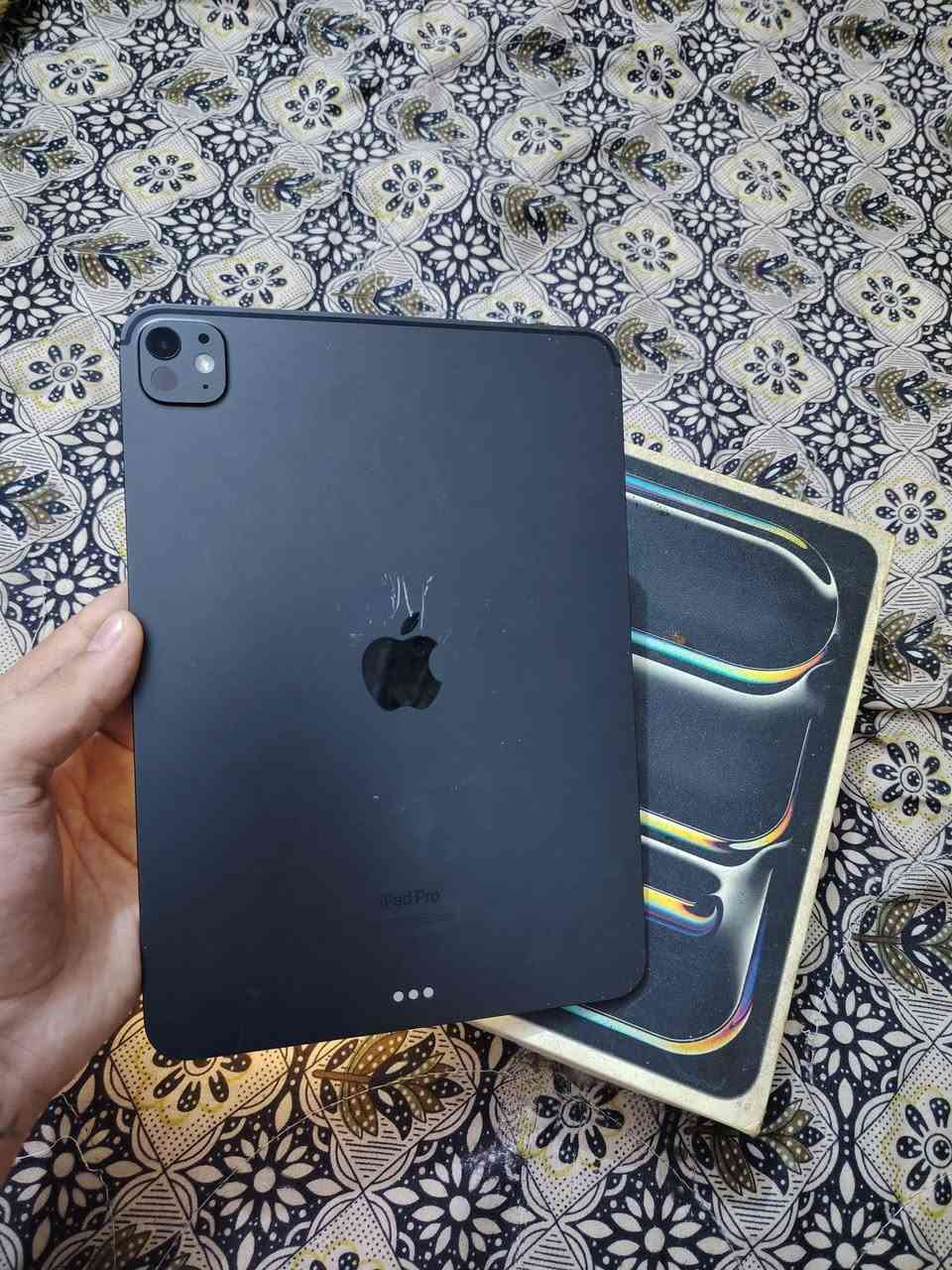ايفون 11 • ٢٥٦ • شاشته نضربت