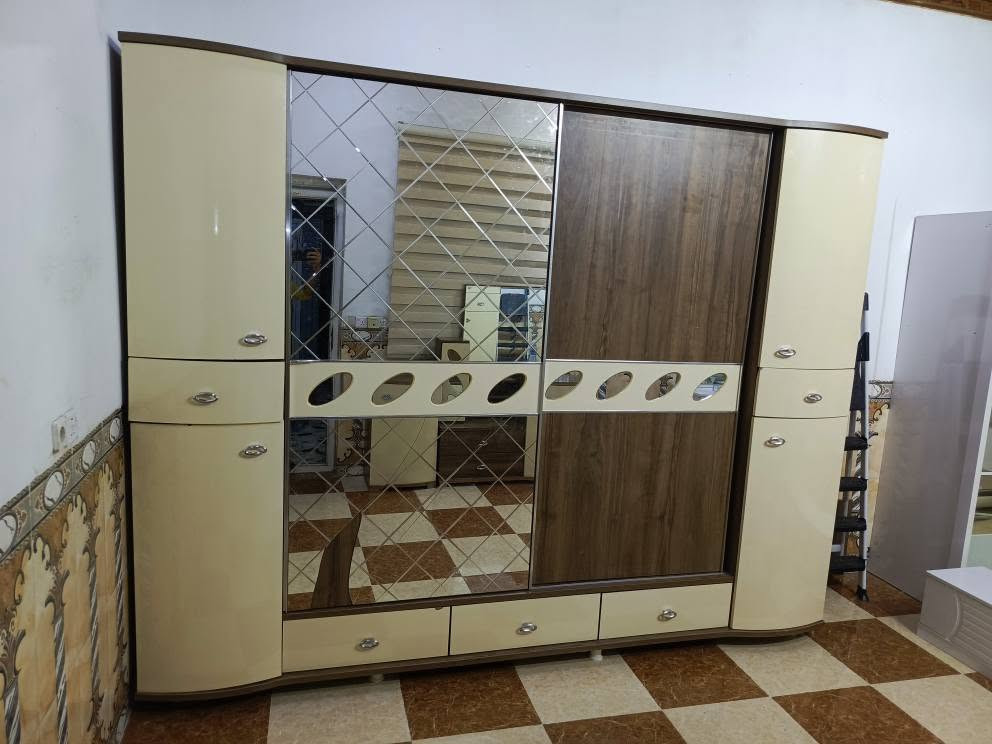 ميز تواليت • ٥ قطع • كركوك