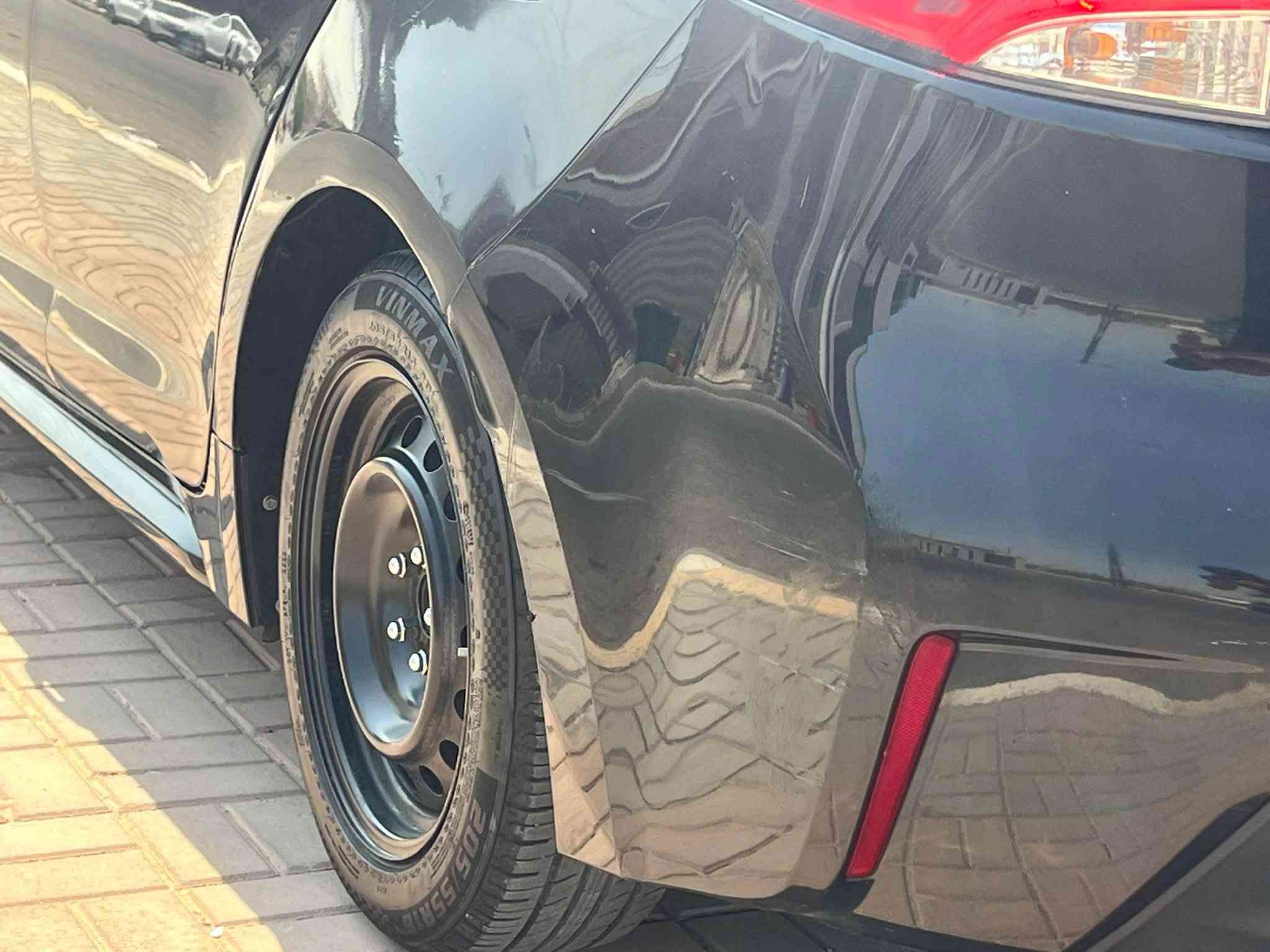 كورلا 2023Le
محرك 2000 بجم كبس لايت زنون بلادي 

تبريد بلادي شاشة كبيرة تخم تاير جديد 

صبغ فقط بابين و جاملغ خلفي جهة السايق فقط 

الباقي كلة بلادي 

السيارة بدون نقص كاملة جاهزة رقم بغداد تحويل ثاني يوم 

مكان السيارة بغداد حي الحسين 

السعر 13700$ بيهة مجال بسيط

للاستفسار 

***********
