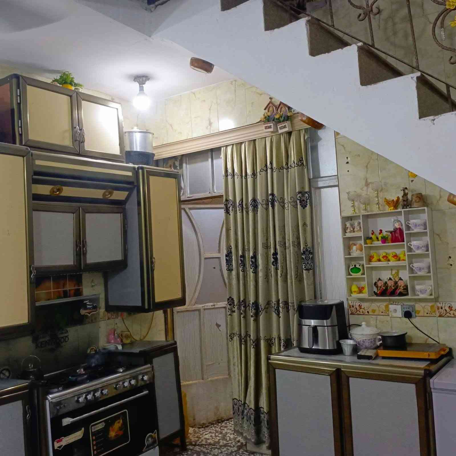 السلام عليكم
 بيت في  العبيدي شارع 20قرب مدرسه سلسبيل 
مساحه 150طابقين ونص  يرهم امراوس او بيع
***********
