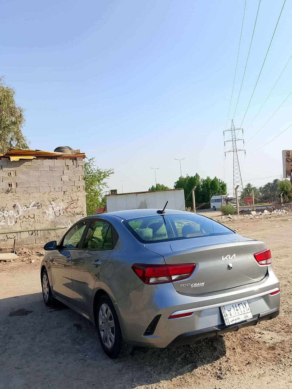 السلام عليكم 
للبيع كيا ريو ٢٢ رقم بابل بسمي 
حادث السياره موضح بصور بارد فقط سياره جديده 
شاشه كبيره 
كامره دوراه 
محرك ١٦٠٠ 
ويل كب 
وضعيات قياده سبورت وعادي
وباقي المواصفات المعروفه 
مكان السياره بابل الحله 
السعر ١٢٠ وبيه مجال بسيط 
***********
