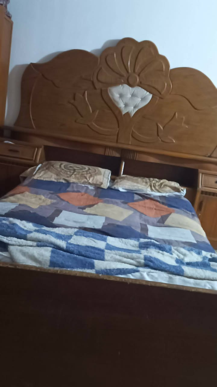 غرفه البيع نظيفه تسكام  مكانه بكرلي موقف دانه السعر 600وبيه مجال قليل
لاستفسار لانتصال بل رقم ***********
