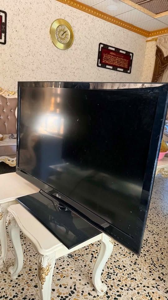 السلام عليكم اغراض للبيع
التلفزيون شغال بدون انترنيت Lg نوعيه ممتازه ب 100 الف وبينو مجال
طباخ خمس عيون نظيف وشغال 250 الف وبينو مجال
جهاز رياضه ثقيل اصلي نوعيه ممتازه ب 100 وبينو مجال 
الي يريدهم يتصل عالرقم
*********** 
الموقع الجانب الايسر حي الامن
