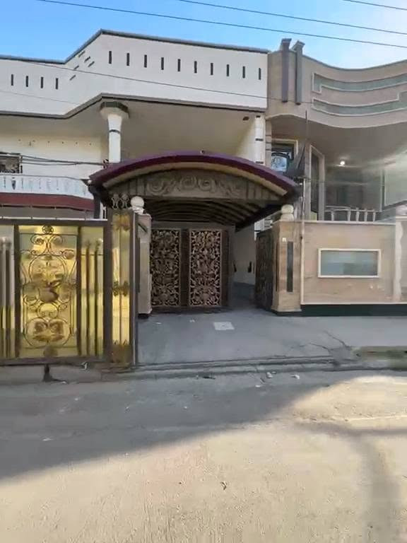 السلام عليكم
دار للبيع طابو صرف مساحتها 250 متر الواجهه 12ونص والنزال 20 تقع في ابو دشير خلف المركز بداية ابو دشير

تحتوي الدار على كراج كبير ومدخلين استقبال ومطبخ وحولي كبير وصحيات داخليه وخارجيه وغرفتين نوم ومنور

وفي الطابق الثاني 3 ثلاثة غرف نوم وخدمات

للاستفسار عن السعر الخاص مفتوح

للاتصال ***********

لرؤية منشوراتي اكتب دلالية ابو كرار الشويلي للعقار وراح تشوف كل شي موجود واي شي يعجبك راسلني عليه وتدلل وانا بخدمتك ومستعدين لعرض عقاراتكم لدينا اتصل بنا واتس اب او ماسنجر وبالخدمه
