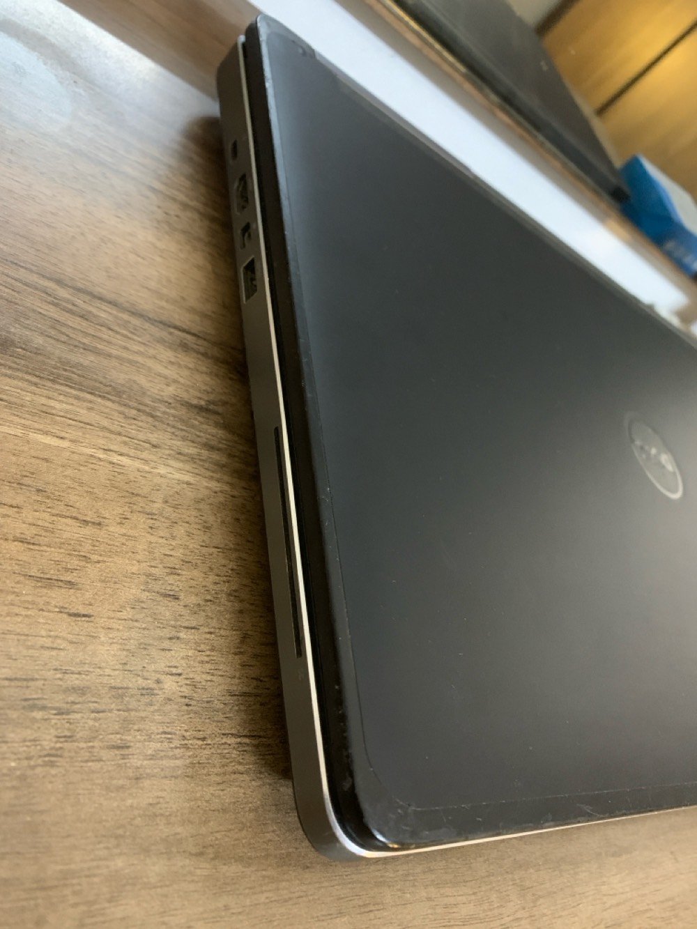 للمراوس فقط

🔥Dell pricishon 7510 نسخة الشاشه اللمس 🔥
.
💯الجهاز بمعالج HQ وكارت خارجي يفيد رجال الاعمال والمهندسين واصحاب المونتاج والالعاب 💯
.
معالج i7 من الجيل السادس HQ بتردد 2.70
برام 16 قابل للتطوير الى 64
وهارد 512 ssd قابل للتطوير سريع وممتاز
وكارت شاشه داخلي بسعة 8
والخارجي M2000M بسعة 4 كيكا
مع الشير يصبح 12
كيبورد ضوئي
شاشه لمس 10 اصابع
بطاريه جيده جداً مثل الورد
نضافه97%
حجم15.6
مع ماوس هديه والمحوله كذلك 
.
السعر375 بي مجال بسيط للشراي 
سكني بغداد الدوره
💐***********💐
.
ملاحضه التج ماوس شغال لكن الكلك الايسر يعلك سعره15 الف
.
رجاء اللي ميعرف قيمة الجهاز لتبخس بالسعر وربي يحفضكم 
.
تم تجربة الاوتوكاد
Gtav
فورتنايت
نضام كالي لينكس
فالورانت
فيفا 
بلاك اوبس
شغالات بأداء جيد جداً بفضل مواصفات الجهاز