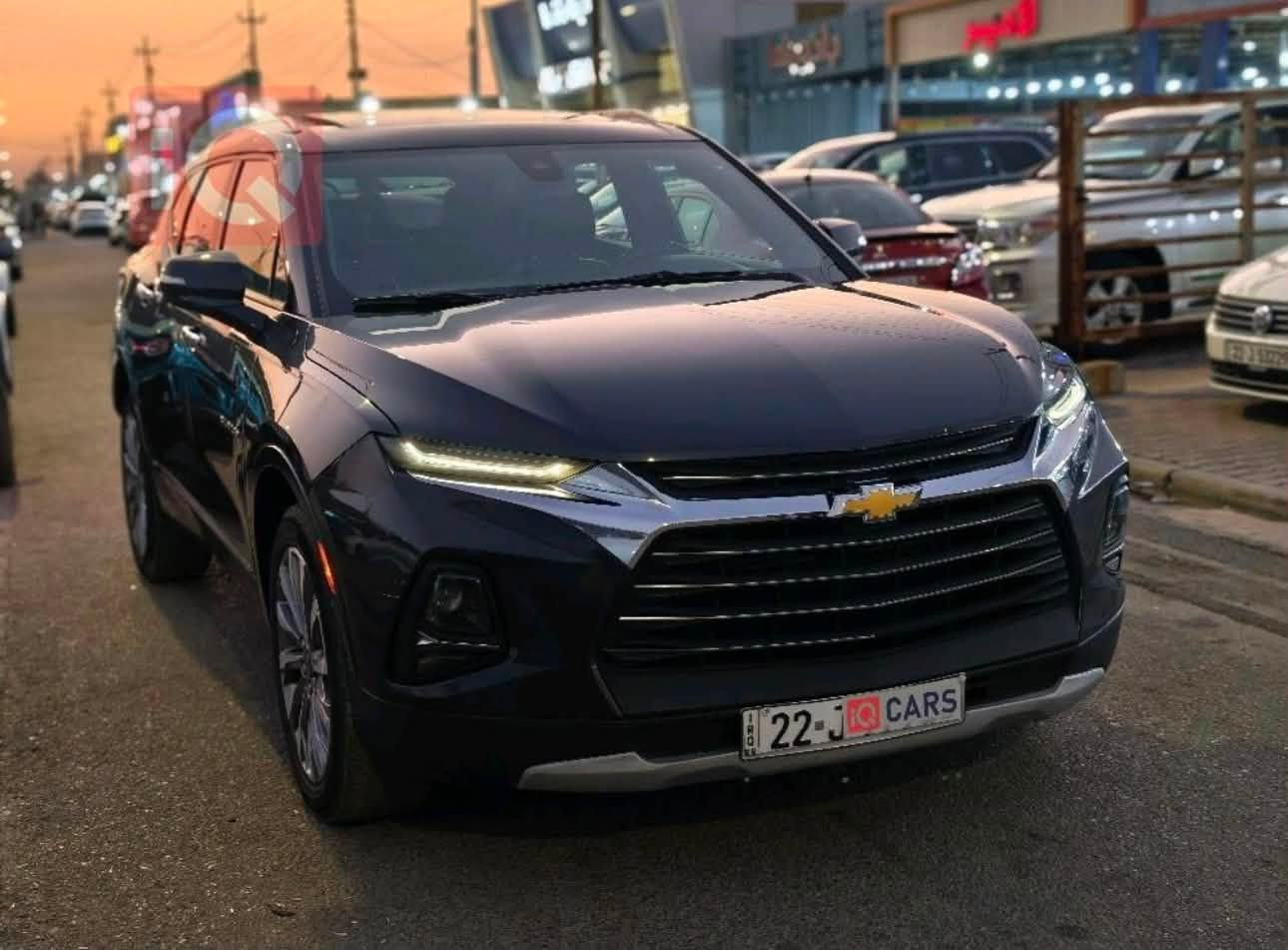 سلام عليكم
شوفرليت بلايزر موديل 2022
اعلى مواصفات priemum V6
حادث صندوق بيها تعديل بارد يم رقم فقط 
رقم اربيل 
مواصفات 
بانوراما
داتاشو
كشن جلد 
كشن هيتر 
كشن كهرباء طرفين
صندوق كهرباء 
 بصمه اربع ابواب
بصمه 
تشغيل بعد 
مودات قياده 
محرك v6 
تكم اسود 
رادارات 360
قياده شبه ذاتي 
$210 سعر سياره 
***********
