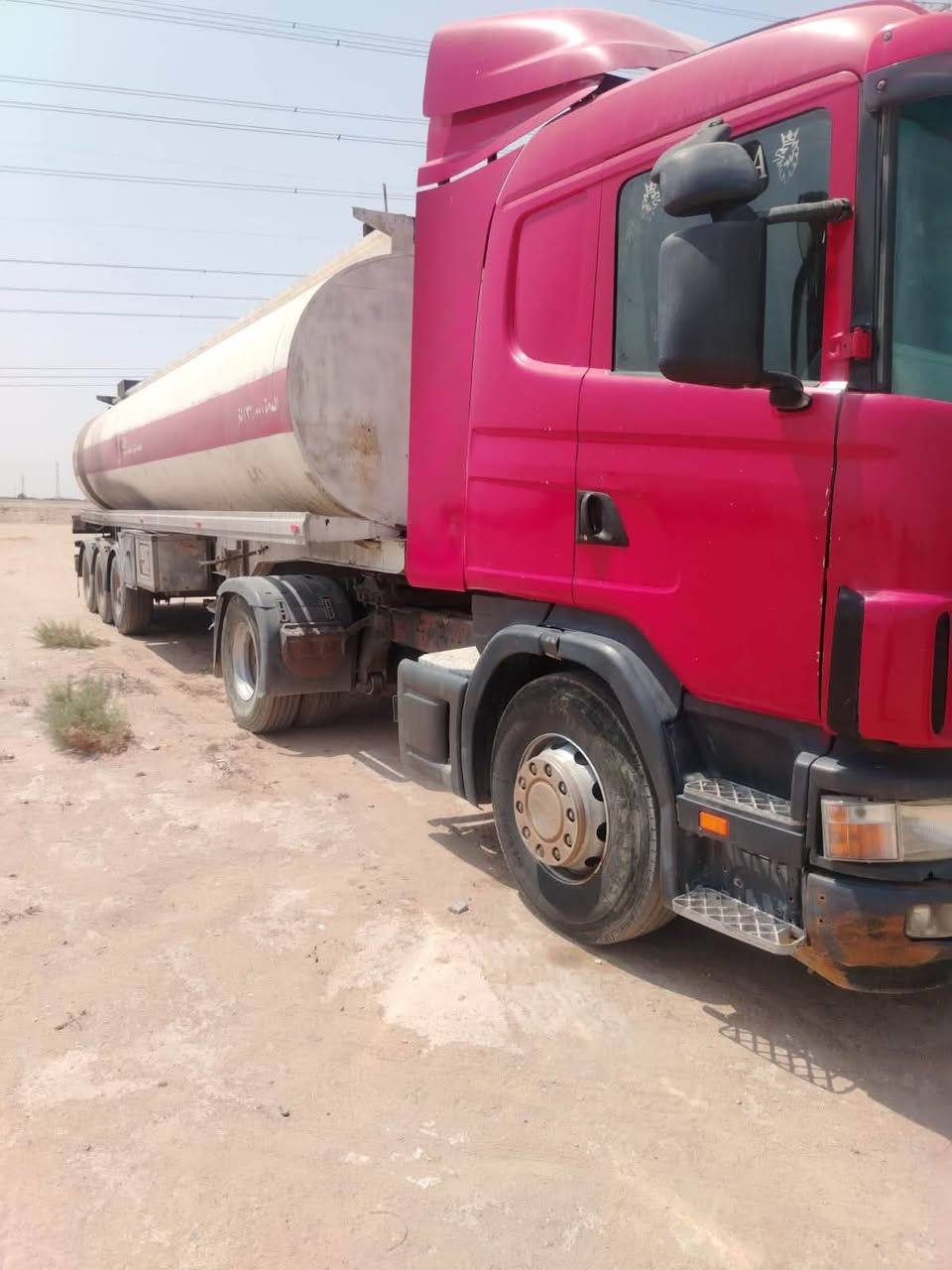 سكانيا للبيع مديل 2002
بويلر 
تانكي تك ويل سبرنك 3 علاك 
تايرات نص عمر 
جي بي اس و طوناج كامله 
تحويل ثاني يوم بدون وكاله 
سياره بل بصره زبير 
***********
