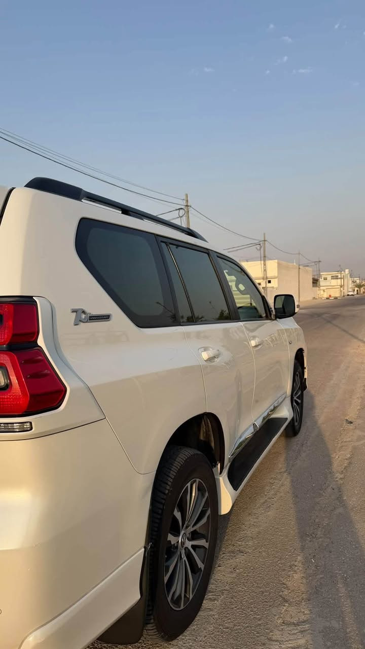 برادو  2022TXS خليجي سبعينيه sas
رقم بغداد 
ماشيه 78الف
مواصفات
فتحه_ ثلاجه
مثبت سرعه
كشنات جلد قرميدي
كشنات كهرباء
سبير دفن
كامره_حساسات_زراك لايت
شاشه كبيره _شاحن لاسلكي
محرك 4000 سته سلندر 
السياره كفاله عامه عدا شخط بلباب موضح بلصور 
السعر (400)وبيها مجال 
مكان السياره النجف
الاستفسار واتساب
*********** النجف, العراق
