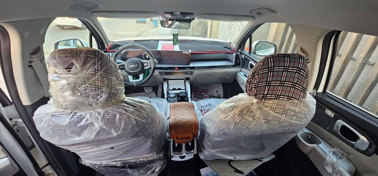 🚨البيع نقداً السعر ٢٩٠٠٠$مع المجال البسيط

🚗 كيا سورنتو  2026| KIA SORENTO
📍 مرقم بغداد | بضمان المجموعة الدولية: 5 سنوات أو 100,000 كم

📌 المواصفات:
• الموديل٢٠٢٤– عداد (٢٦ كم)
• المحرك:  / 6 سلندر
• الناقل: أوتوماتيك (ماوس)
• قمارة: حديد
• هندبريك: دكمه
• تشغيل: بصمة + تشغيل عن بُعد + خاصية الترحيب
• عداد سرعة: ديجيتال متصل
• شاشة GPS + داتا شو
• مقاعد كهربائية (2)
• 7 راكب / 3 قطع تبريد
• بردات خلفية
• شحن وايرلس
• لايت + بك لايت LED
• حساسات عدد (8)
• صندوق كهرباء 
• ويل كب حجم 20
خليجي الوكاله الدوليه ضمان ٥ سنوات

📍 العنوان: بغداد – الشعب  –
رقم الهاتف
***********
