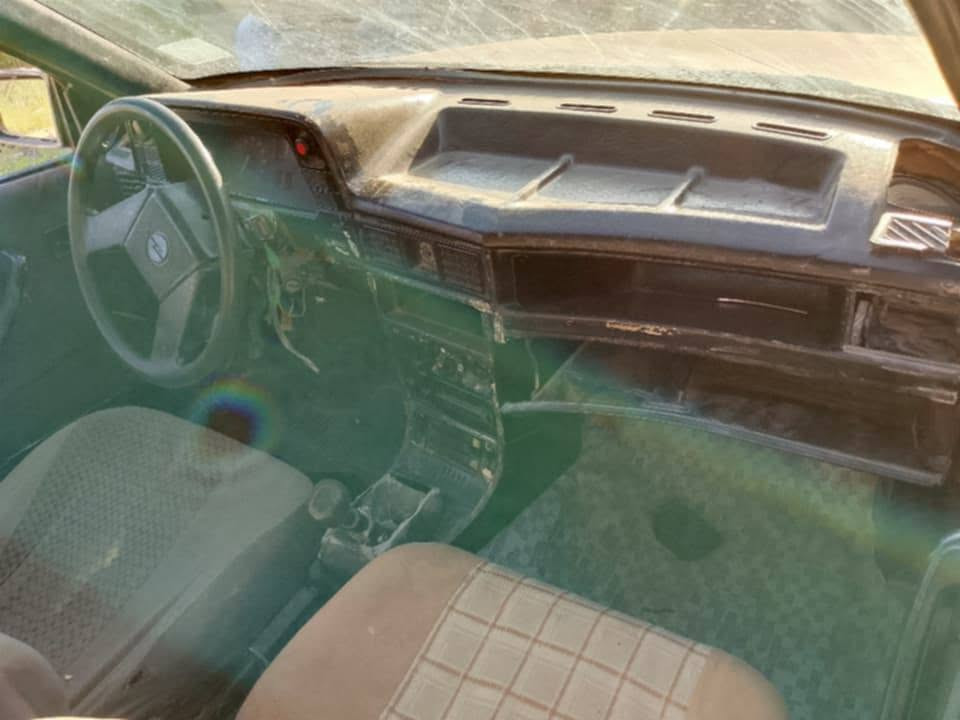 سلام عليكم موديل 91مكينه وكير جهزت جدد حداديه جديد كهرباء شغله سيره جاهزه لبيع سعره 5ورق لبيع مستعجل ***********
