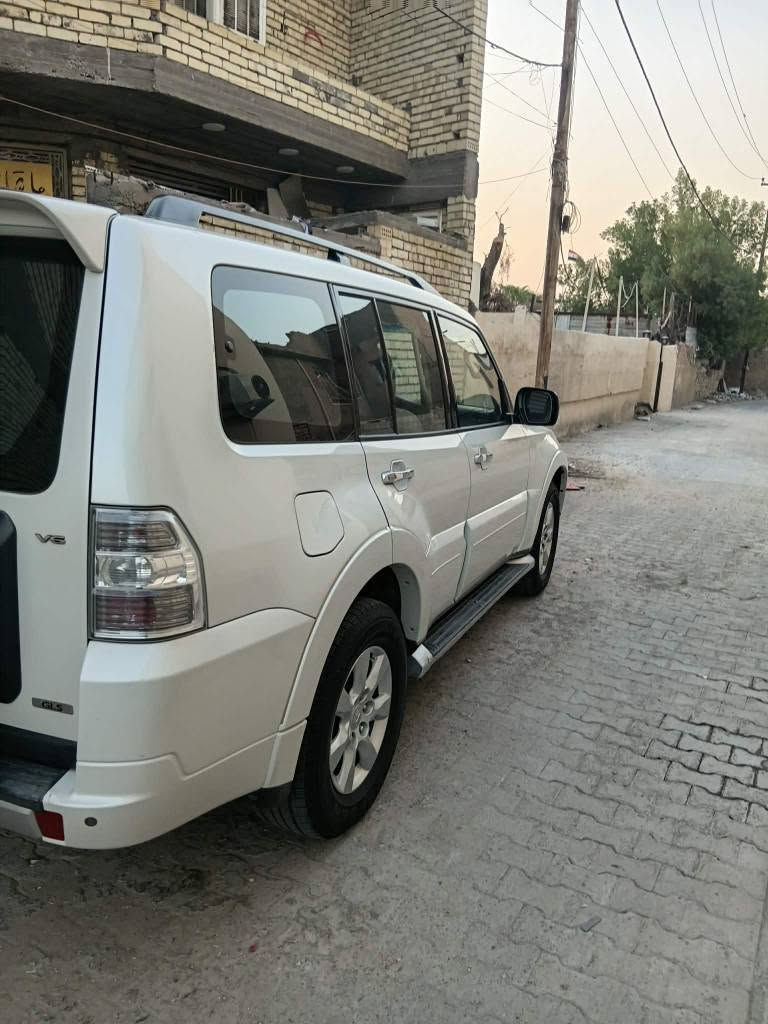 السلام عليكم بيع ومراوس باجيرو موديل 2010 حبتور محرك 6سلندر 3500 كير محرك على وضع الشركة سياره مكفوله ماشيه ١٤٣ فتحة كشنات جلد حاكيه زراك لايت كشنات كهرباء شاشه حجم كبير كامره ٧راكب ٣قطع تبريد مري شفط دفع رباعي ٥ويل كب ثلاجه بالجكمجه حساس خلفي لايت زنون اصلي تخم تاير جديد دمام خلفي صدر خلفي امامي جديد رقم بغداد بسمي الجديد سياره كلش جديد السعر ١٣٢ اوبيها مجال *********** بغداد, العراق
