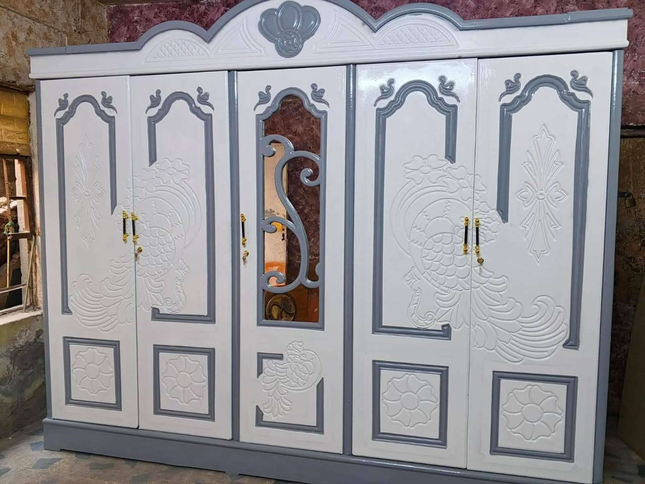 كنتور أبو الخمسه نجاره جديد نهايته ٣٥٠ مكان ناصرية ***********

