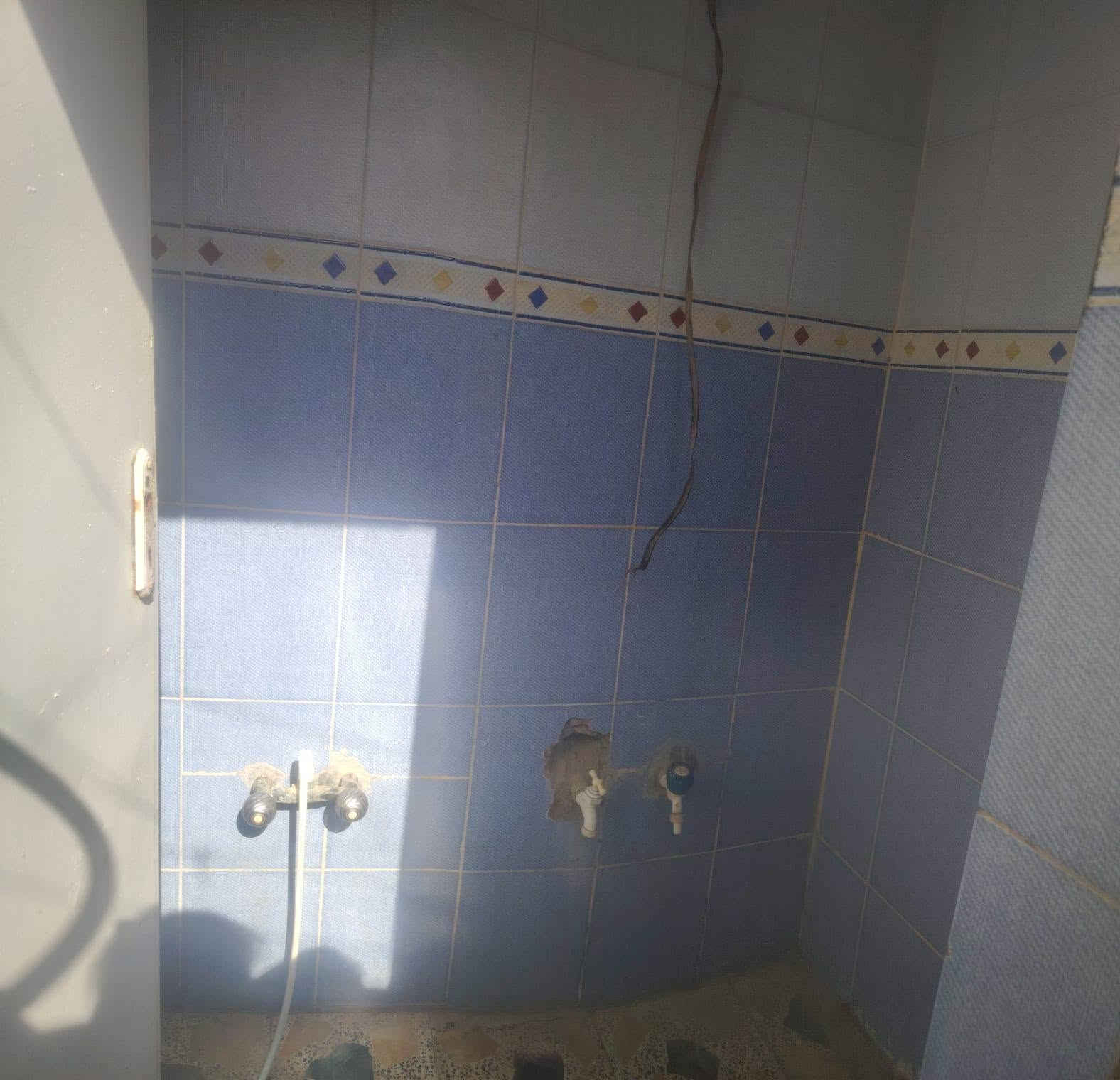 ياالله
سلام عليكم
البيت البيع طابو صرف
مساحه ((100)) متر مربع 
البيت ركن 
يحتوي على استقبال وصاله مطبخ وغرفة نوم
فوك غرفه نوم 
حي نداء سعر البيت ((78)) وبي مجال
استفسار اتصل ((***********)) 
((***********)) اخوكم أبو عراق..
