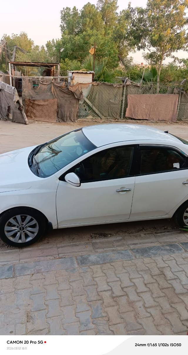 سيارتو موديل 11 بصمه
84 وبيه مجال 
بيه جاملغ صوب سدر 
وارد بالباب الوره 

***********
