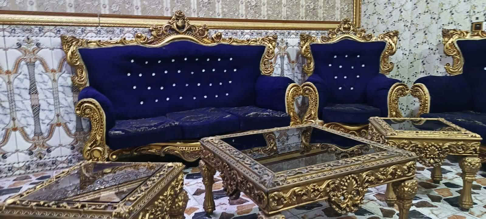 ملكي • ١٠ مقاعد • نضيف