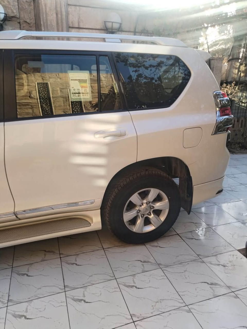 سلام عليكم
برادو موديل ٢٠١٥ ساز رقم بغداد
٦سلندر نظيفة جدا ماشية ٧٧ 
تخم تاير بارحه شاده  تفاصيل بالصور
للاستفسار 
***********
