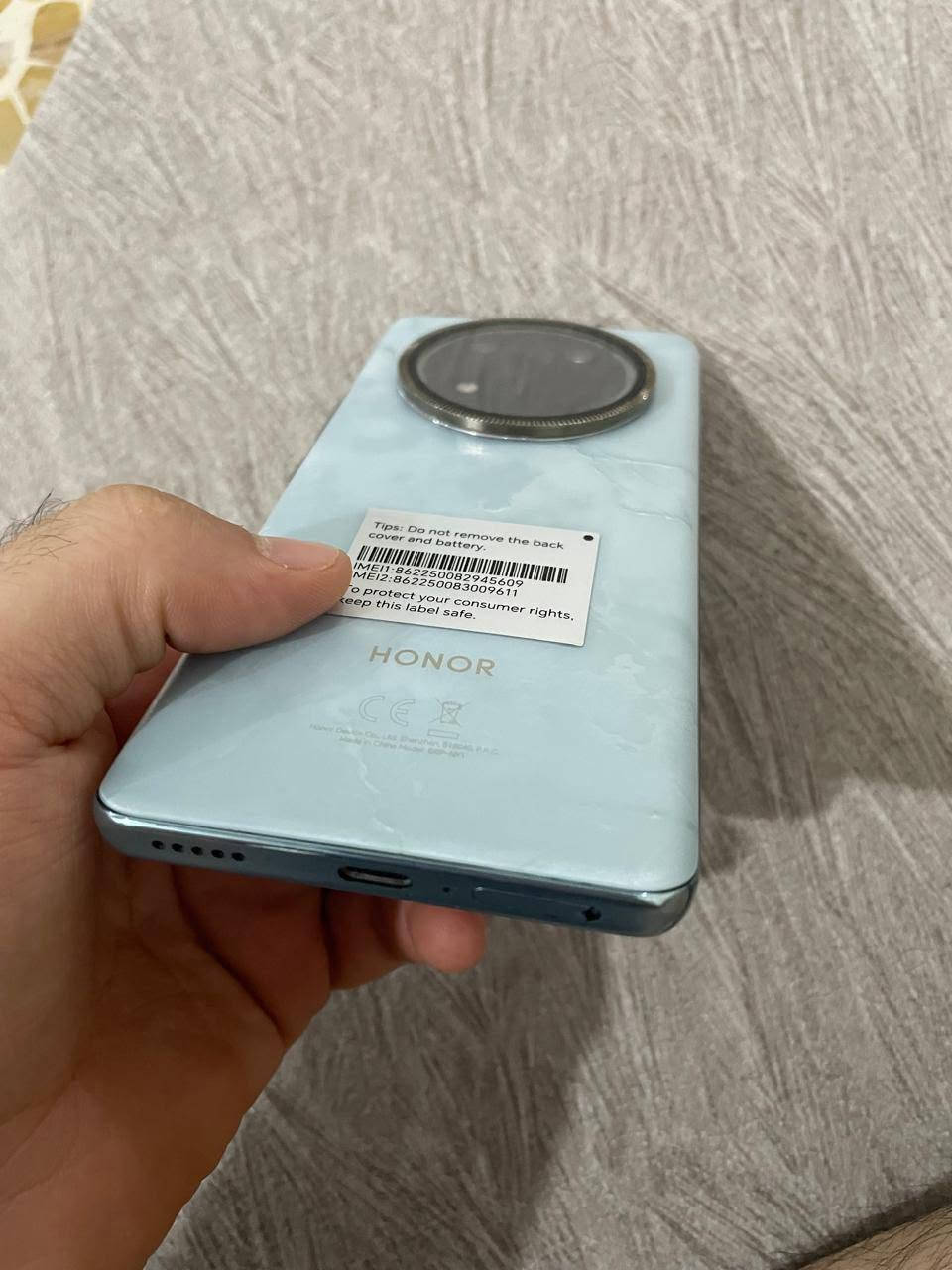 سلام عليكم
جهاز هونر X9c مع شاحنه وكارتونه رام 12 
ذاكرة 256 سعر 350 بي مجال حك الجيه 
رقم واتساب ***********
