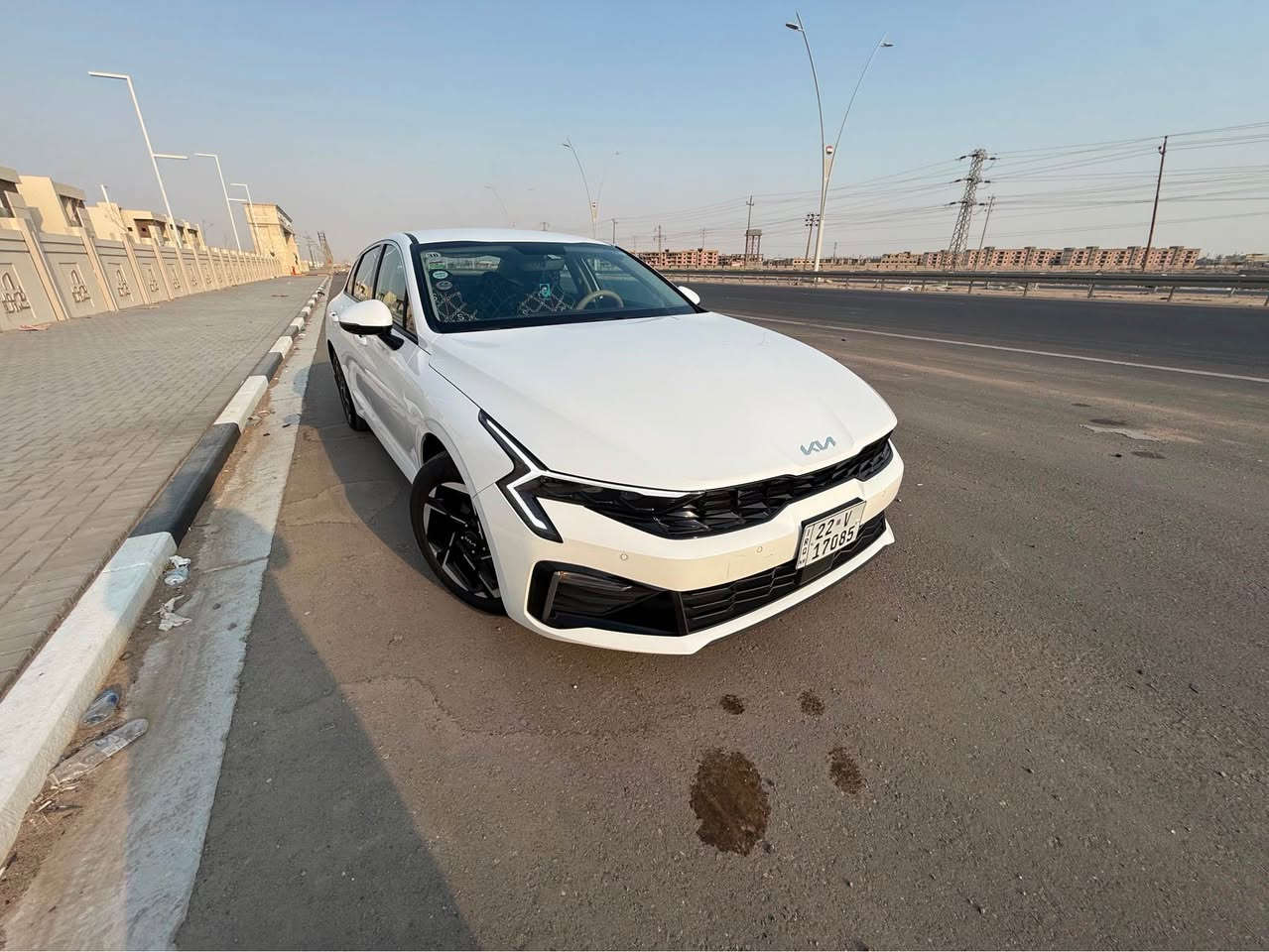 السلام عليكم 
كيا k5خليجي موديل26 كفاله عامه من زلغ بعدهي بضمان شركه 
محرك 2500 موصفات كامره وحساس امامي خلفي جاهزه من كلشي 
ماشيه24الف مكاني البصرة تنومه رقم ***********
السعر 225$ وبيه مجال البصرة, العراق
