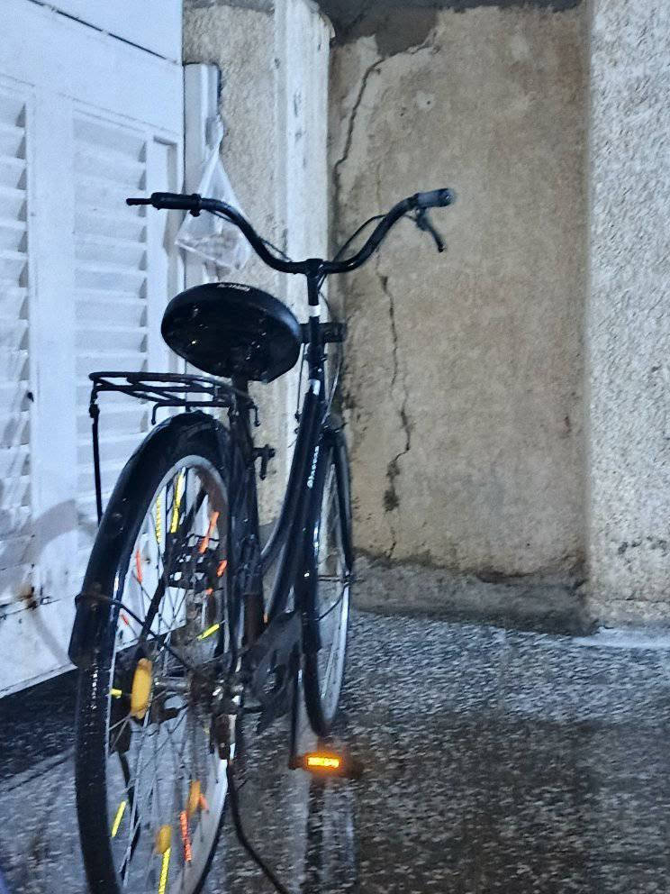 🚲 بايسكل ياباني للبيع

بايسكل ياباني Blossom، لون أسود، مرتب وحلو للاستخدام اليومي 🖤
بي سلة خلفية وعاكسات، وحالته مثل ما مبين بالصور.

📍 المكان: بغداد – حي الجهاد
💰 السعر: للجادين فقط
📞 للتواصل: ***********

البيع كاش، والبايسكل موجود وجاهز للمعاينة.حجم 26

