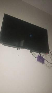 عندي هاي الشاشه لبيع بدون نت  سعرها 100 جديده رقمي 07783311306