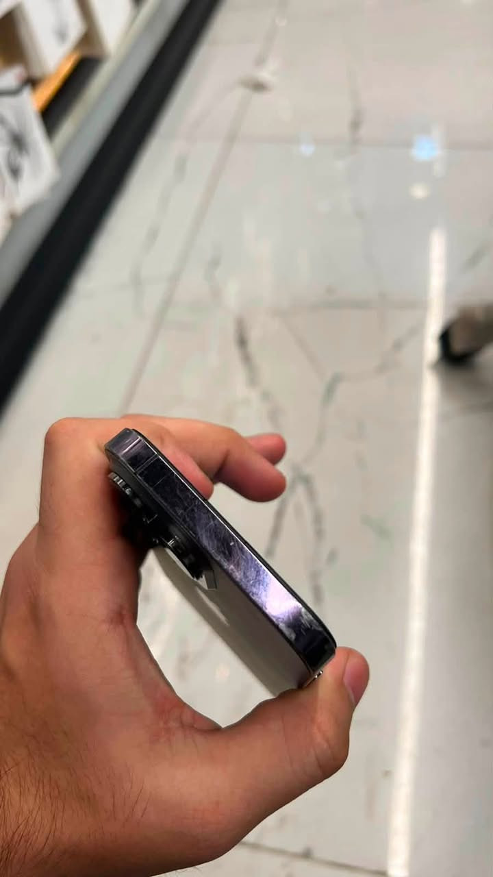 سلام عليكم من رخصت الادمن 🤍
ايفون 14 برو ماكس 
ذاكره 128
بطاريه 85 بلاديه 
نضافته 90%
التليفون مبدل فقط شاشه اصليه وشرط الفحص
الجهاز شغال كامل مكمل تجي تفحص على راحتك
كامرات شغاله فيس ايدي شغال صوت كلشي شغال
رايده مراوس ب ايفون 12 او 13 واخذ فرق على حسب نضافت تليفون 
(سبب المراوس محتاج فلوس شوي وكلت اراوسه بتليفون واخذ الفرق وبس)
مكاني بغداد اعضميه 
رقمي ***********
بي واتس اب او اتصال مباشر وتحياتي للكل
ملاحضه الجهاز ماكو ويا ملحقات 
🤍

