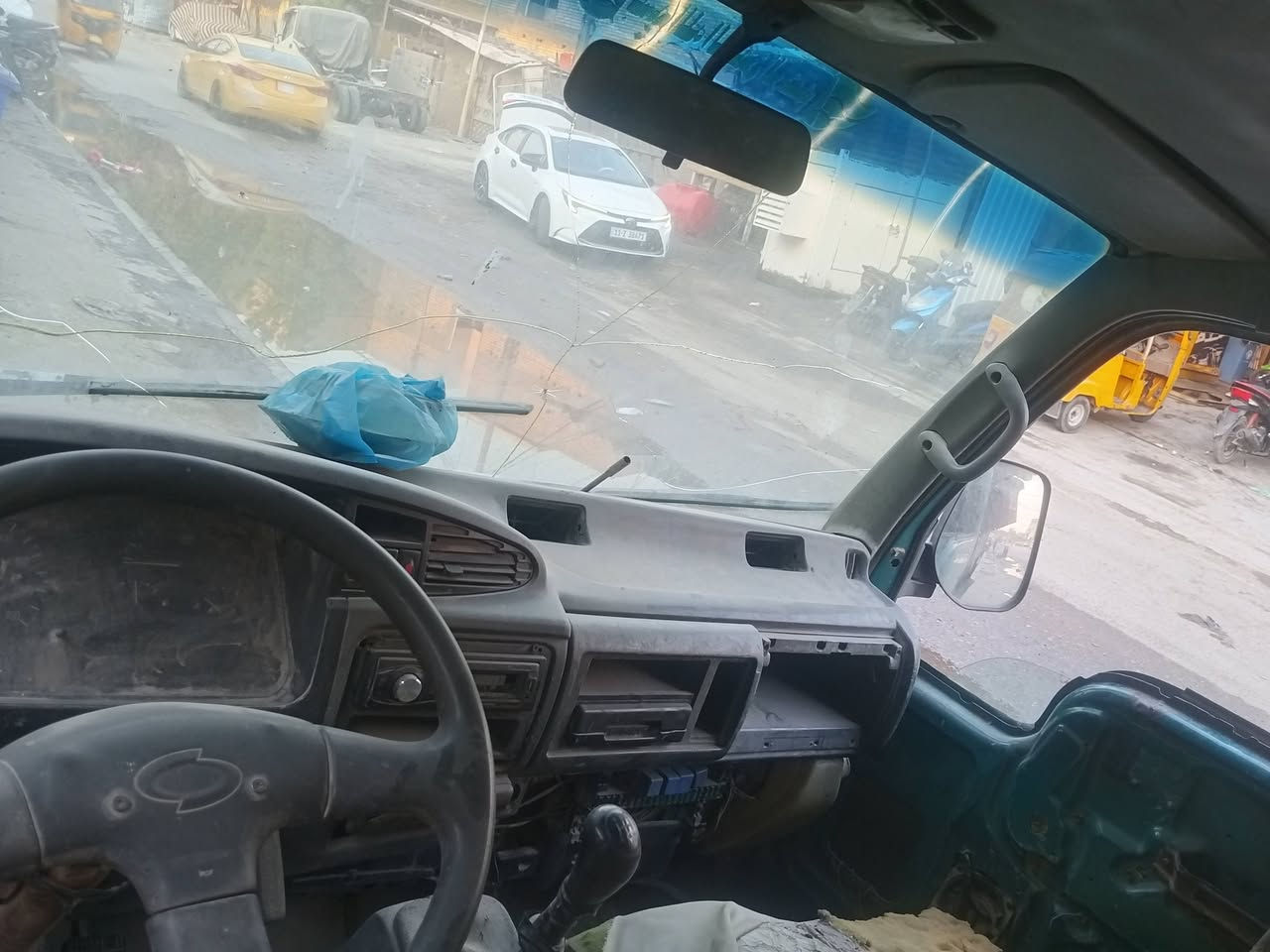سلام عليكم كيه سامسونك  2001 بدون راعي بيه سنويه اتكفل عشائر وسياره تخم تاير وصدر جديد كهربائيتها كله شغاله كير محرك برغي ممفتوح بيها سياره خير من الله السعر 18وبيه مجال  مكاني بغداد الحريه قرب مخازن الجاي رقم ***********
