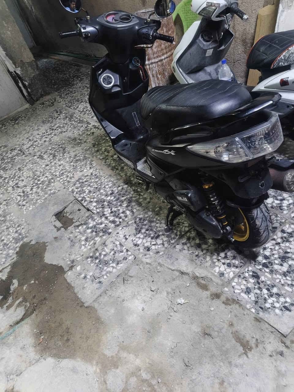 سكنز فحل دراجه امزوده بيه كور صليب بوشه 58 اصليه مكينه هاون أي نقص مابيه كامله بيع أو امراوس ابسكنز شمعه اشري ايخابر واتساب *********** مكاني بغداد نهاية حيور
