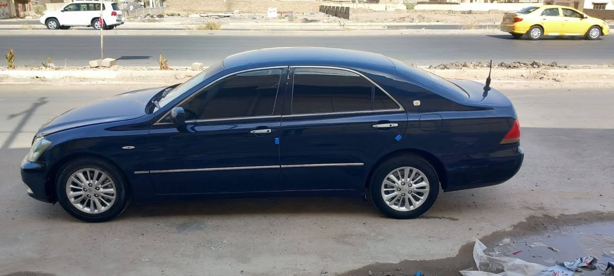 السلام عليكم شاهينه للبيع
 موديل 2007 مواصفات فول
 كير ومحرك شرط تبريد ثلج كهربائيات كلها شغاله
السعر 35 وبيها مجال قليل
رقم الهاتف ***********
