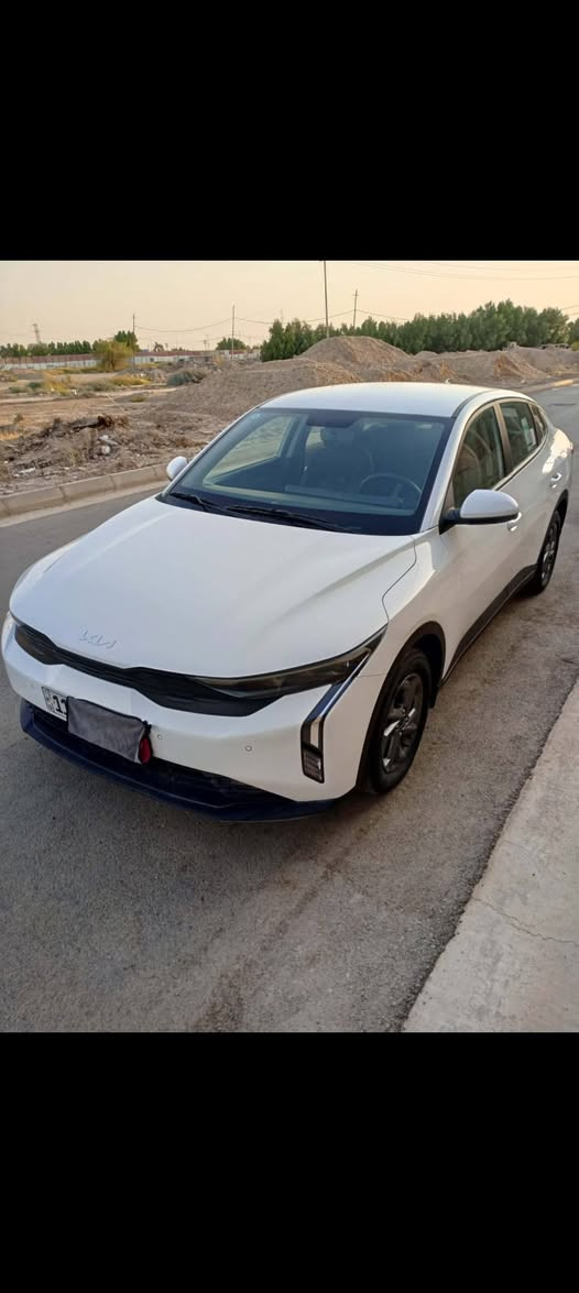 السلام عليكم@ كي ثري مكسيكي مديل 24  رقم بغداد حليا بلكوت  السياره كفاله عامه ماشيه 24 الف سويج وليس بصمه السعر 150 قابله للتفاوض الاتصال ع الرقم ***********

