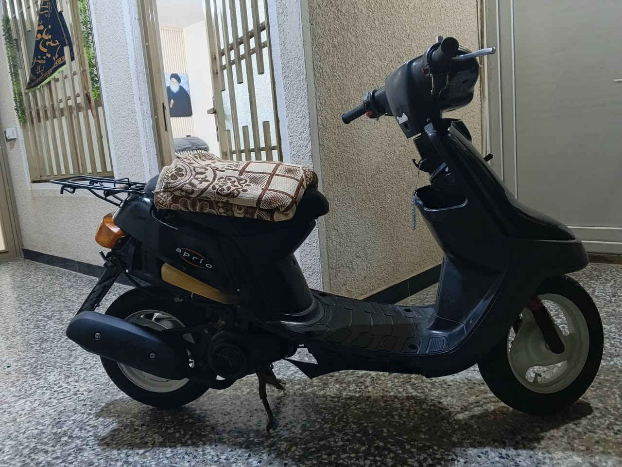 السلام عليكم
دراجه بطه للبيع بيها فطر بالشاصي وملحوم ومجفته مره وحده 300وبيها مجال رقمي***********

