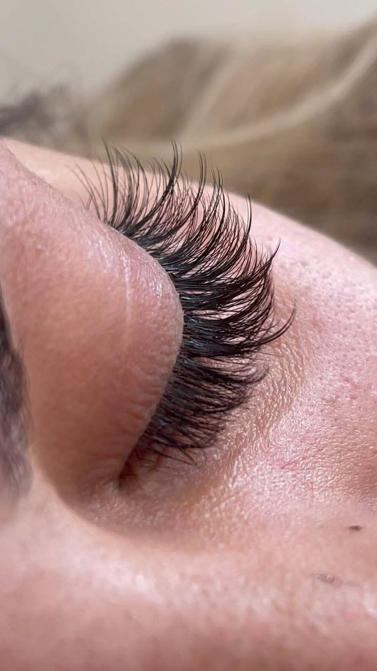 حله ابو غرق • صالون تجميل • تركيب رموش