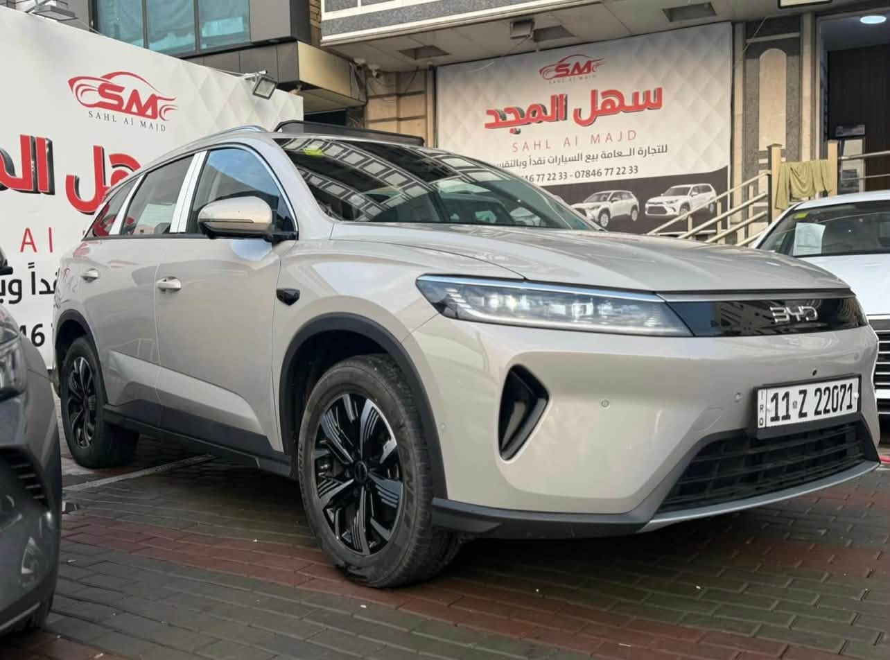 BYD  Sealaion 5

موديل 2025
لون إسمنتي 
ماشية 10000 km
ثلاث أنظمة (كهرباء - هايبرد - بانزين )
لد الوان داخلية بالدشبول اكثر من 700 لون 
التسارع من 0 إلى 100 كم / خلال 7 ثواني 
مقعد السائق كهرباء 
بانوراما 
اربعة أنظمة قيادة   ( ايكو - نورمل  - سبورت - وضع الثلج  snow field mode )

قيادة ذاتية 
مثبت سرعة 
13 كامرا محيطية 
حساسات امامية وخلفية وجانبية 360 درجة 
الكراسي رياضية 
كشن  جلد 
ويل كبير 
اوتو بارك 
شاشة كبيرة ومعربة 

مدى البطارية 100 km 

سماعات عدد 10

السعر ٢٧ مليون

مكان السيارة بغداد 

***********
