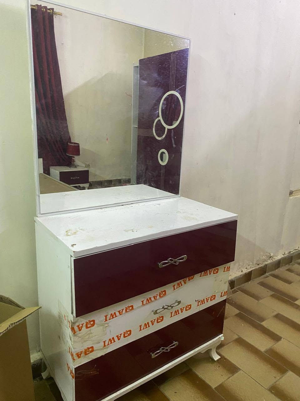غرفه للبيع بسعر 250 الف منطقه حي الجهاد الضباط بغداد الاتصال على ***********
