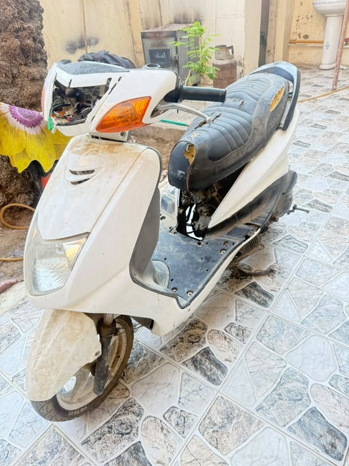 سكنس نثيه الدراجه متروكه للبيع كوم حديد لاتكلي شبيه مابيه
محرك مابي شي عطله تصرف باتريات السعر ١٢٥
بعقوبه الرقم واتساب بس ***********

