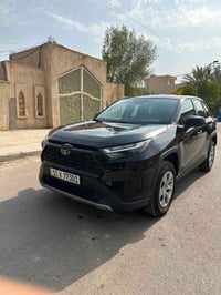 RAV4 2023 LE للبيع مرقم جاهز رقم بغداد محرك ٤ سلندر ٢٥٠٠ تحكمات ستيرن ...