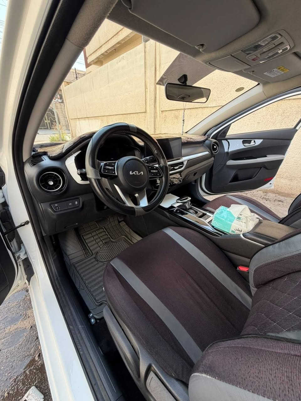 🛑للبيع
السلام عليكم 
Kia. كلين تايتل 
بدون صبغ بدون ضرر
 K3 موديل 2024.
شرط التحويل 
كابون الكتروني 
فول مواصفات
محرك 1500 دبل نوزل
رقم اربيل
المواصفات
فتحة
شاشه كامرة
تحكم ستيرن جهتين
بصمه أبواب و بصمه تشغيل
شاحن تايب سي شحن سريع
كير طياره
شاشه بالكير
لايت لد زينون 3 عدسات متحركة + الخلفي هم لد متصل
حساسات امامي خلفي
أشاير لكزس متحركة
صندوك ذكي بصمة 
سايد بريك بصمة
(auto hold) أوتو هولد
درايف مود 4 وضعيات
I (sport+eco+smart+comfort
ماشيه43  الف كيلو

الشراي يتصل 

موصل/الأيسر 

***********
