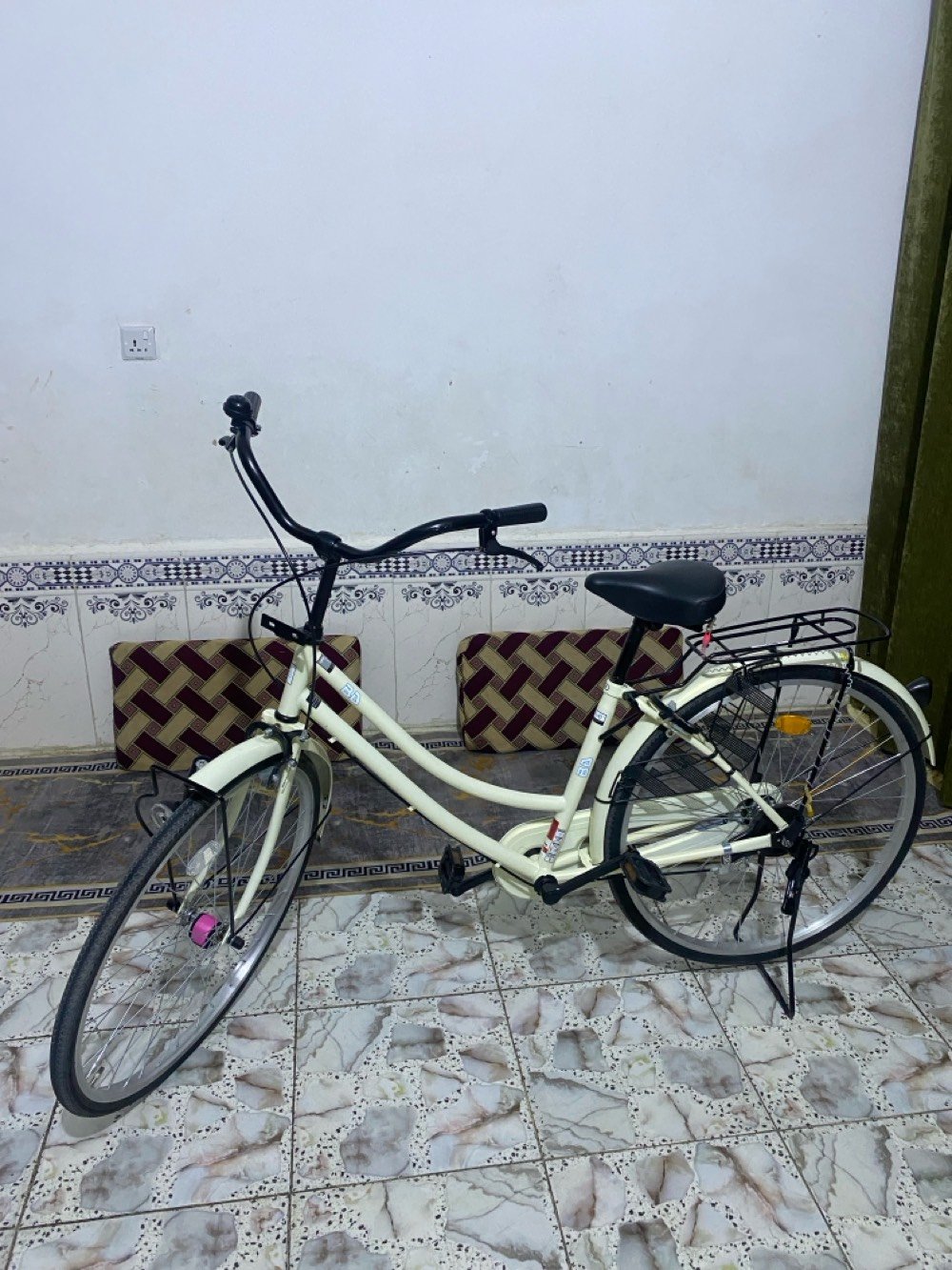 بيسكل شركه يابانيه PD اي شي مابي شرط الفحص سعر 180 من الأخير.
تگدر تذكر الموديل أو المقاس بالضبط للبيسكل؟ وإذا تعرف الشركة/الكتابة الموجودة عليه شنو هي؟: 
قياس 26 
البيسكل وين موجود بالضبط حتى نكدر نرتب للمعاينة والاستلام؟: 
حي الشهداء : 
شرط الفحص 
السعر 180 نهائي لو أكو مجال بسيط للتفاوض؟بي مجال  وشلون تحب التواصل: اتصال لو واتساب؟: واتساب 
