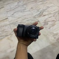 سوني 6400 • شاشة متحركة • نظافة ٩٩٪