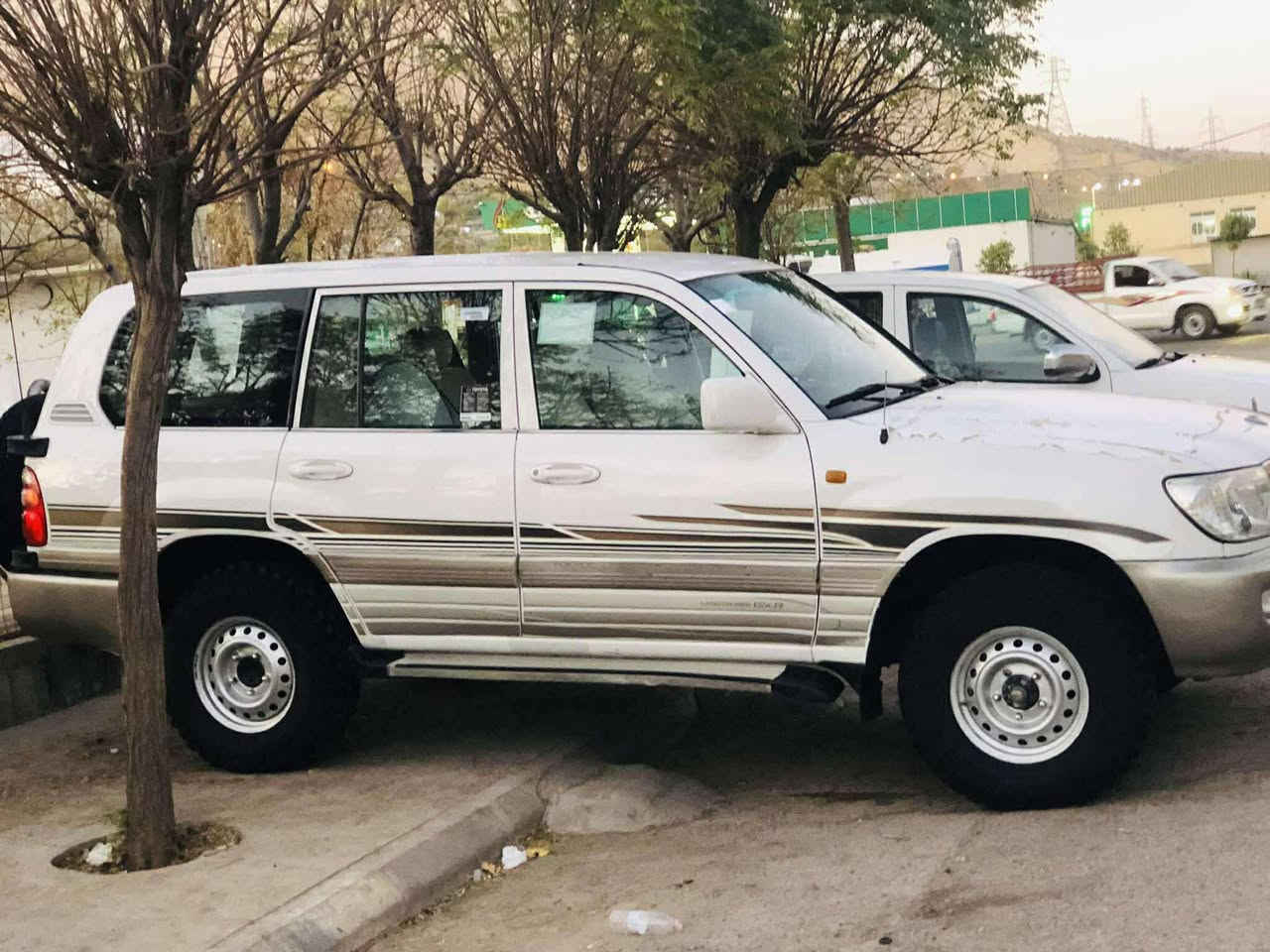 مونيكا ٢٠٠١ • صفره • حالة كويسة
