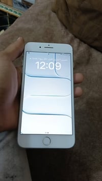 آيفون ٨ بلس • ذاكرة ٦٤ • بطارية ٧٤