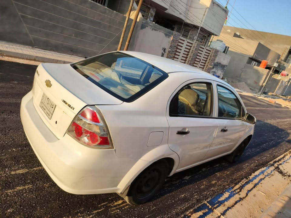 سلام عليكم افيو 2010 مفتوح
كير اوتماتيك
باسمي تحويل مباشر
غرامه  صفر
رقم جديد
باتري جديد
تخم تاير جديد
مكان السياره الديوانية
صبغ نص البنيد حالوب ناعم 
رقم تليفون *********** 
 السعر ٥٥$ بي مجال بسيط جدا اتصل و بيك خير و تدلل
