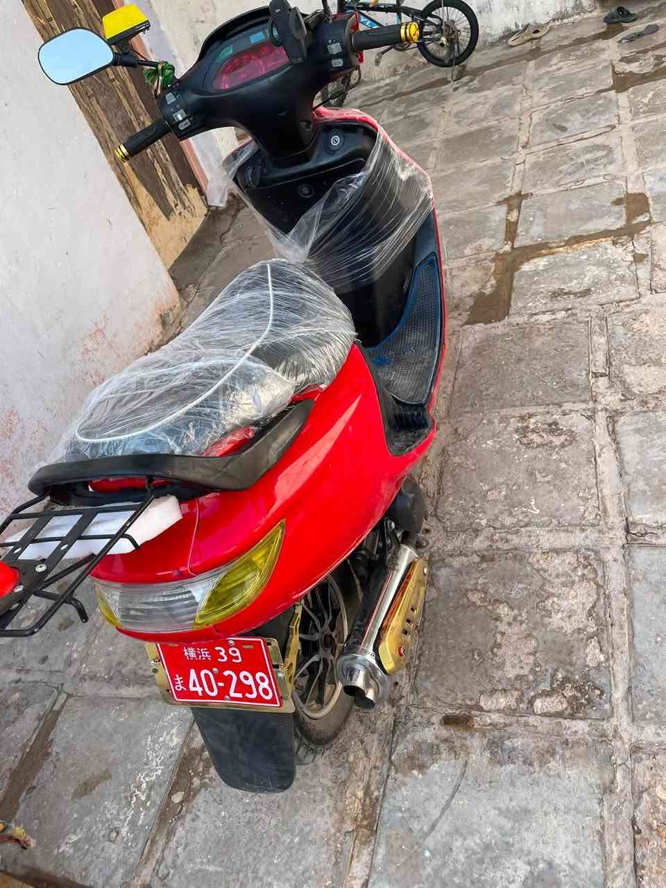 فراشه فحل البيع جديده كله شغاله سلف هندر كهربياته كله شغاله تايرات جدد دبلات جدد عليه صوت يخبل  محرك ما مفتوح جديد صوت ناعم بيع او مراوس ربعه كير مكان نجف ***********وتساب سعر ٤٢٥ وبيه مجال
