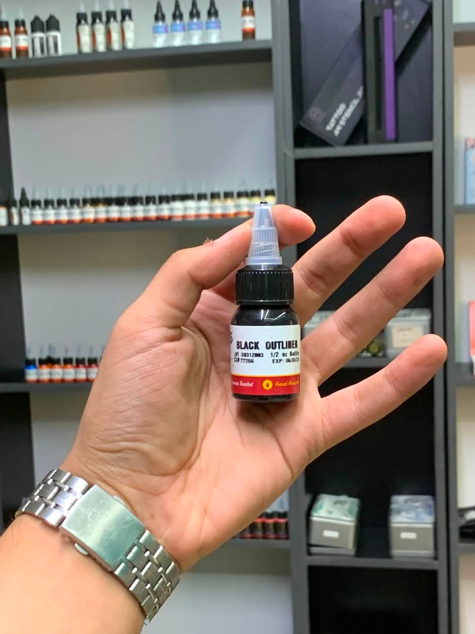 🖤 أحبار ستار برايت متوفرة هسه عند توباز 🔥
ألوان ثابتة وجودة تليق بشغل الوشم ✨

📍 حي أور – مقابل مجمع النمور – عمارة أزياء ميلانو
📞 ***********
🚚 توصيل لجميع المحافظات في العراق 🇮🇶

