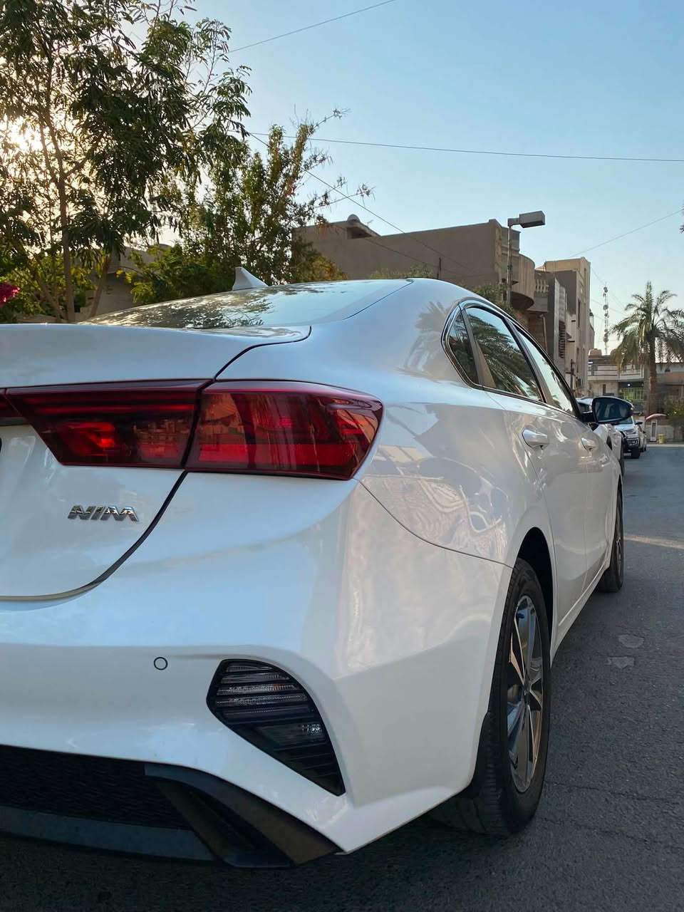 كيا سيراتو 2023 خليجي شركة NIM
ماشي:.21,600Km

محرك:- 2000 دوش المرغوب 

فول مواصفات ما عدا بصمة 

مواصفات معروفه :-
فتحة
ليد أمامي و خلفي 
حساس أمامي و خلفي
تحكم ستيرن
كروس كنترول 
بلاجكتور 
شاشة حجم كبير
كاميرة خلفيه دواره 
مري شفط 
تبريد قطعتين 
ويل كروم 
داخل بيجي

بيها فقط جاملغ عكس سايق
بارد+ جزء صبغ
باقي السياره مكفوله

تحويل مباشر
رقم و سنوية وهزه جديد
رقم دهوك الدولي 

مكاني بغداد

السعر ١٧٠ بيه مجال للشراي

للاستفسار
 
***********
