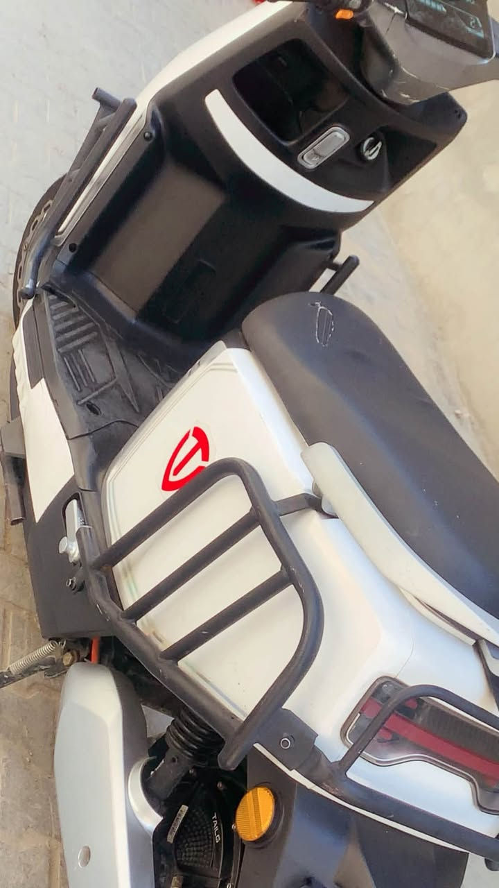 دراجه شركه تايلج العالمية معروفه مواصفاتها 
بطاريات فول ع فحص
للبيع ب800 وبيها مجال او مراوس بدراجة ام عيون او وحش الكون عنوان بغداد للتواصل ***********

