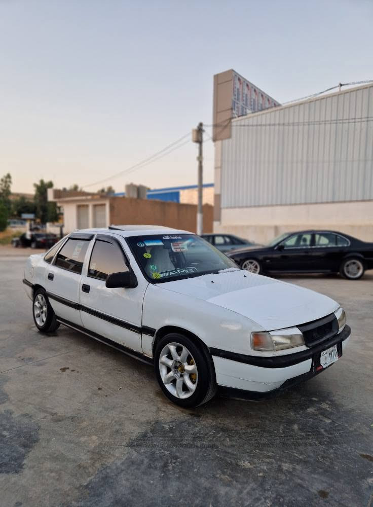 سەرەتا بەناوی خوای گەورە ئۆپڵ فیکترا 1992 مەکینە20گێرومەکینە بەشەرتی ١٠٠فیتەر ئاڕم پلاستیک سلێمانی ئاڕموو ئەوەلیاتو موسوو بڕاوە  بەشەرت پشتوو پئشی کەپسە  بئ دەعم پاوەروکارەبی گشت گیانی بەشەرت سڵایتە و چوار تایەو ویلی ئین فنیتی لۆکی لەژێرە 
سەیارەکە تووندوو تۆڵە یەک دینار مەسروڤی تێدانیە پشتوو پێشی تازە تووند کراوەتەوەو بئ خایسە سەیارەکە جائیزەو ماڵی دۆستە خوار بازاڕەو پارەی علوجێکە١٨$معامەلەیەکی کەم شوێن کۆیە لەخزمەت گشت منداڵە فەقیرئکم ژمارە تەلەڤۆن واتس ئاپ ڤای بەر
ژ.م(***********)
ژ.م(***********) كويسينجاك, أربيل
